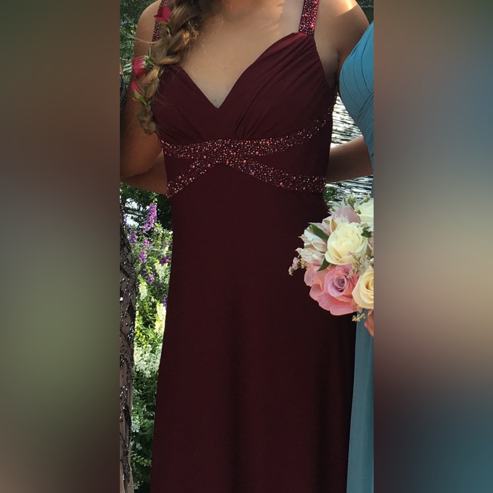 Vintage Beautiful dark red gown size 6